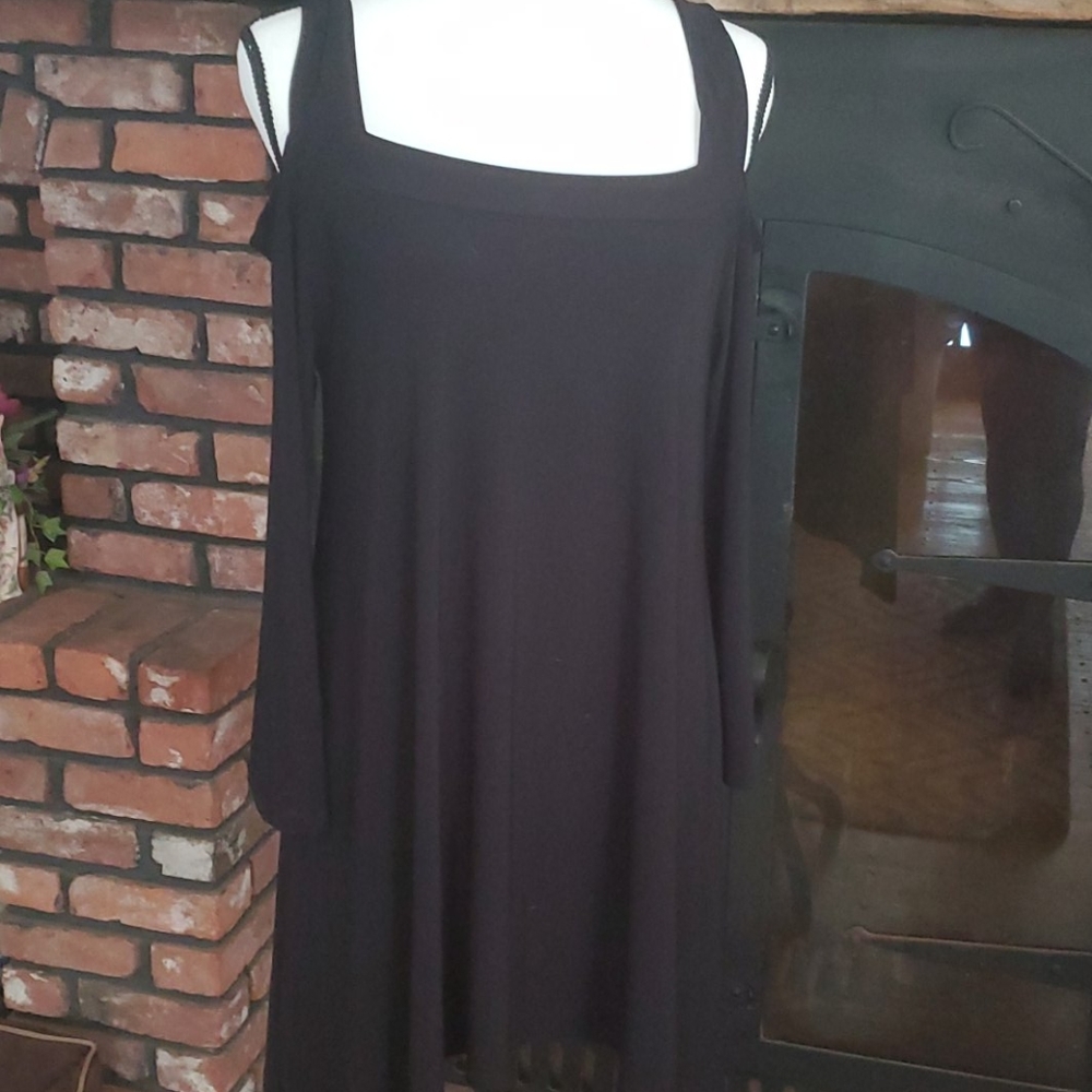 BOUTIQUE LS OPEN SHOULDER TUNIC SILKY SOFT, FLOWY